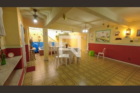 Casa à venda com 200m², 5 quartos e 2 vagasSalão de Festas