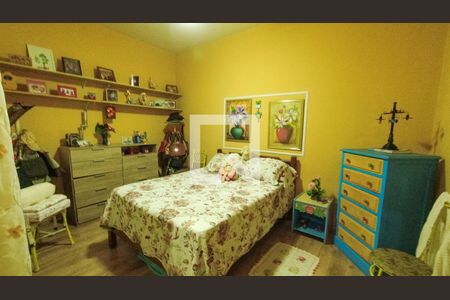 Casa à venda com 200m², 5 quartos e 2 vagasQuarto 2