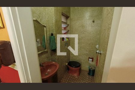 Casa à venda com 200m², 5 quartos e 2 vagasBanheiro do Salão de Festas