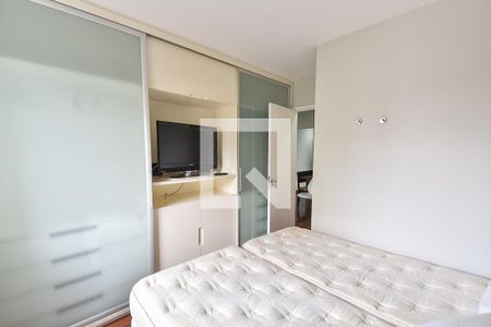Quarto 1 de apartamento para alugar com 2 quartos, 54m² em Vila Mariana, São Paulo