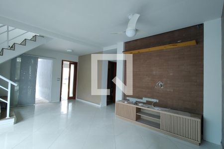 Sala de casa para alugar com 5 quartos, 300m² em Pechincha, Rio de Janeiro