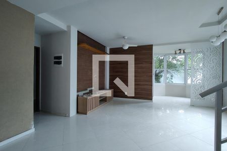 Sala de casa para alugar com 5 quartos, 300m² em Pechincha, Rio de Janeiro