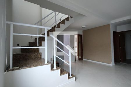 Sala de casa para alugar com 5 quartos, 300m² em Pechincha, Rio de Janeiro