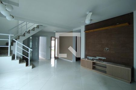 Sala de casa para alugar com 5 quartos, 300m² em Pechincha, Rio de Janeiro