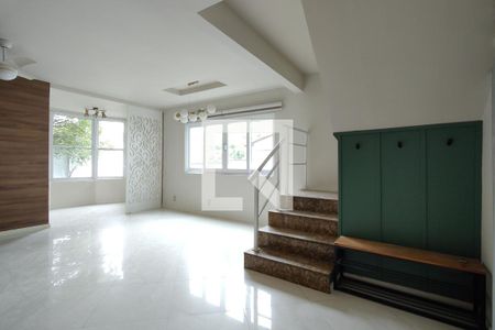 Sala de casa para alugar com 5 quartos, 300m² em Pechincha, Rio de Janeiro