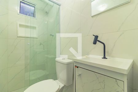 Banheiro social de kitnet/studio para alugar com 1 quarto, 15m² em Jardim Oriental, São Paulo