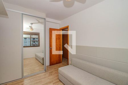 Suíte de apartamento para alugar com 2 quartos, 75m² em Santa Maria Goretti, Porto Alegre