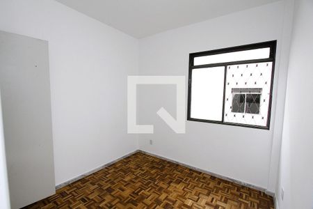 Quarto 2  de apartamento para alugar com 3 quartos, 67m² em João Pinheiro, Belo Horizonte