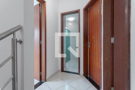 Corredor de casa para alugar com 3 quartos, 140m² em Jardim Montanhês, Belo Horizonte