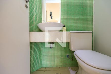 Lavabo de apartamento para alugar com 2 quartos, 120m² em Vila Suzana, São Paulo