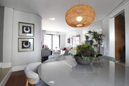 Sala de apartamento à venda com 3 quartos, 140m² em Moema, São Paulo