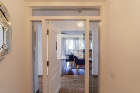 Entrada de apartamento à venda com 3 quartos, 200m² em Indianópolis, São Paulo