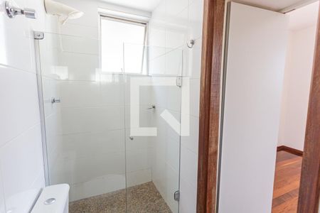 Banheiro da Suíte de apartamento à venda com 4 quartos, 127m² em Santo Antônio, Belo Horizonte