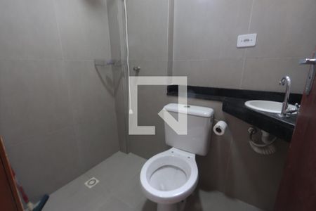 Banheiro de apartamento para alugar com 1 quarto, 35m² em Vila Santa Virginia, São Paulo