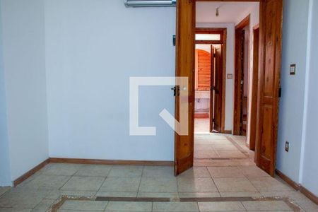 Casa à venda com 4 quartos, 225m² em Ingá, Niterói