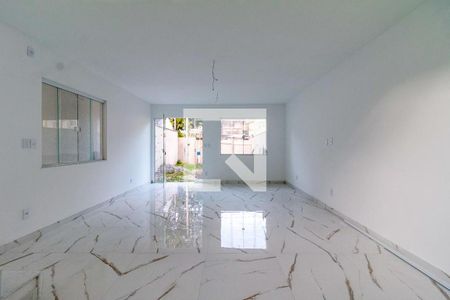 Casa à venda com 4 quartos, 225m² em Piratininga, Niterói