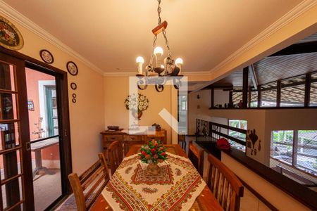 Casa à venda com 3 quartos, 290m² em Itaipu, Niterói