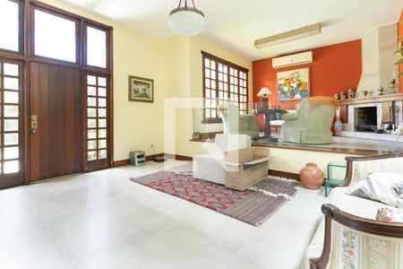 Casa à venda com 4 quartos, 365m² em Piratininga, Niterói