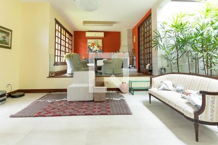 Casa à venda com 4 quartos, 365m² em Piratininga, Niterói