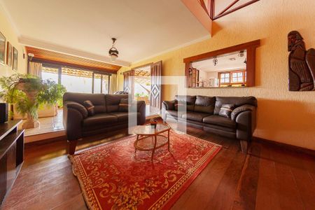 Casa à venda com 4 quartos, 220m² em Itaipu, Niterói