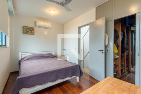 Casa à venda com 4 quartos, 277m² em Itacoatiara, Niterói