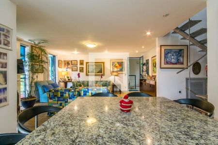 Casa à venda com 4 quartos, 277m² em Itacoatiara, Niterói