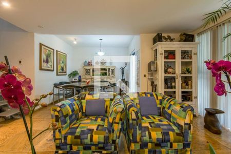 Casa à venda com 4 quartos, 277m² em Itacoatiara, Niterói