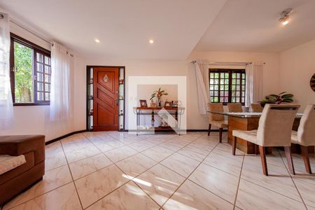 Casa à venda com 6 quartos, 250m² em Serra Grande, Niterói