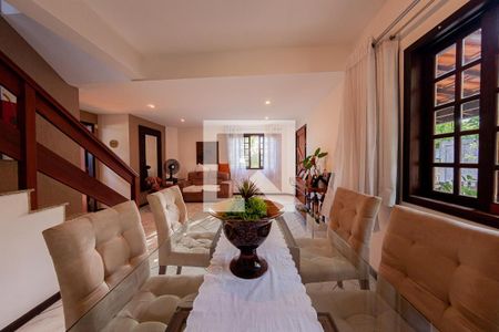 Casa à venda com 6 quartos, 250m² em Serra Grande, Niterói