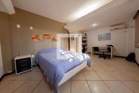 Casa à venda com 6 quartos, 250m² em Serra Grande, Niterói