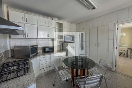 Apartamento para alugar com 4 quartos, 340m² em Gutierrez, Belo Horizonte