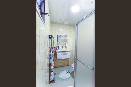 Banheiro de casa à venda com 2 quartos, 120m² em Encantado, Rio de Janeiro