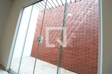 Jardim de inverno de casa para alugar com 3 quartos, 200m² em Santa Mônica, Uberlândia