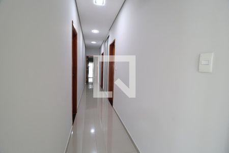 Corredor de casa para alugar com 3 quartos, 200m² em Santa Mônica, Uberlândia