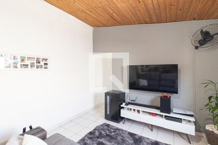 Sala de casa para alugar com 2 quartos, 70m² em Vila Silviania, Carapicuíba