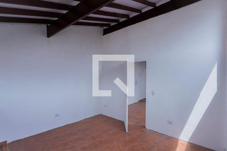 Quarto de casa para alugar com 1 quarto, 80m² em Vila Serralheiro, São Paulo