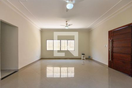 Sala de casa para alugar com 3 quartos, 250m² em Vilamar, Praia Grande