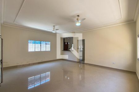 Sala de casa para alugar com 3 quartos, 250m² em Vilamar, Praia Grande