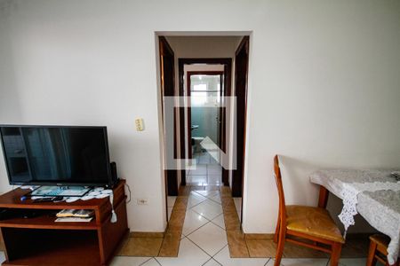 Sala de apartamento para alugar com 2 quartos, 70m² em Guilhermina, Praia Grande