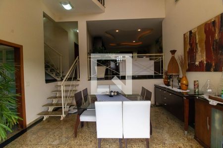 Sala de casa à venda com 5 quartos, 296m² em Camboinhas, Niterói