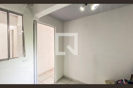 Quarto 2 de casa para alugar com 2 quartos, 65m² em Parque Cisper, São Paulo