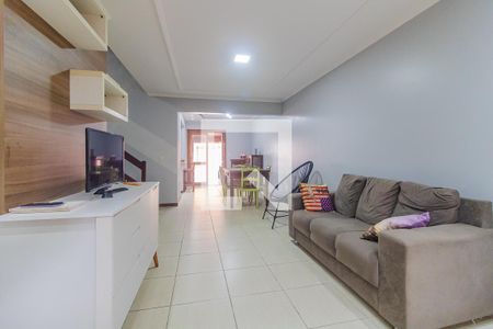 Casa para alugar com 3 quartos, 200m² em Guarujá, Porto Alegre