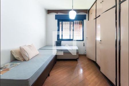 Casa à venda com 3 quartos, 225m² em Bosque da Saúde, São Paulo