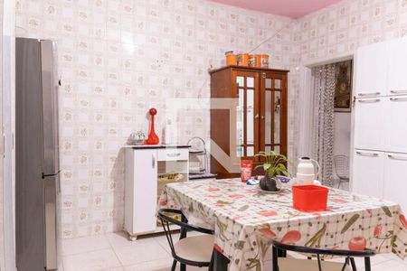 Casa à venda com 4 quartos, 260m² em Vila Invernada, São Paulo