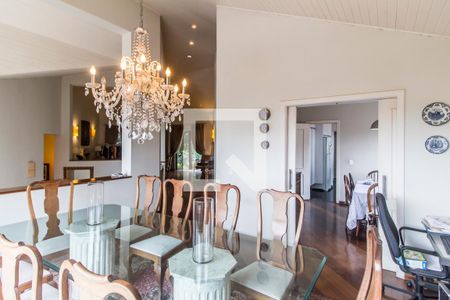 Sala  de casa de condomínio à venda com 4 quartos, 409m² em Alphaville, Santana de Parnaíba