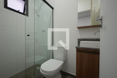 Banheiro de kitnet/studio para alugar com 1 quarto, 18m² em Vila Mariana, São Paulo