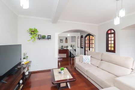 Sala de casa à venda com 3 quartos, 320m² em Vila Carmosina, São Paulo