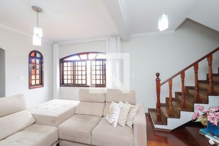 Sala de casa à venda com 3 quartos, 320m² em Vila Carmosina, São Paulo