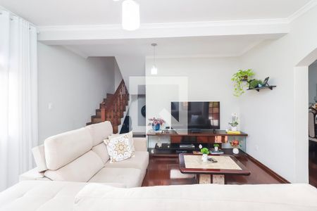 Sala de casa à venda com 3 quartos, 320m² em Vila Carmosina, São Paulo