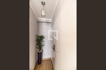 Entrada de apartamento à venda com 3 quartos, 68m² em Jardim Tupanci, Barueri